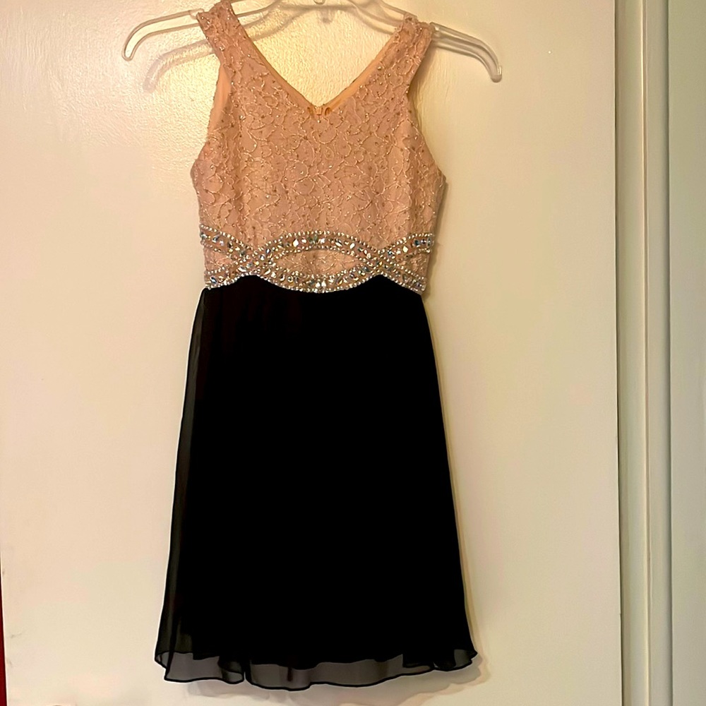 Beautiful formal girls dress in perfect condition!